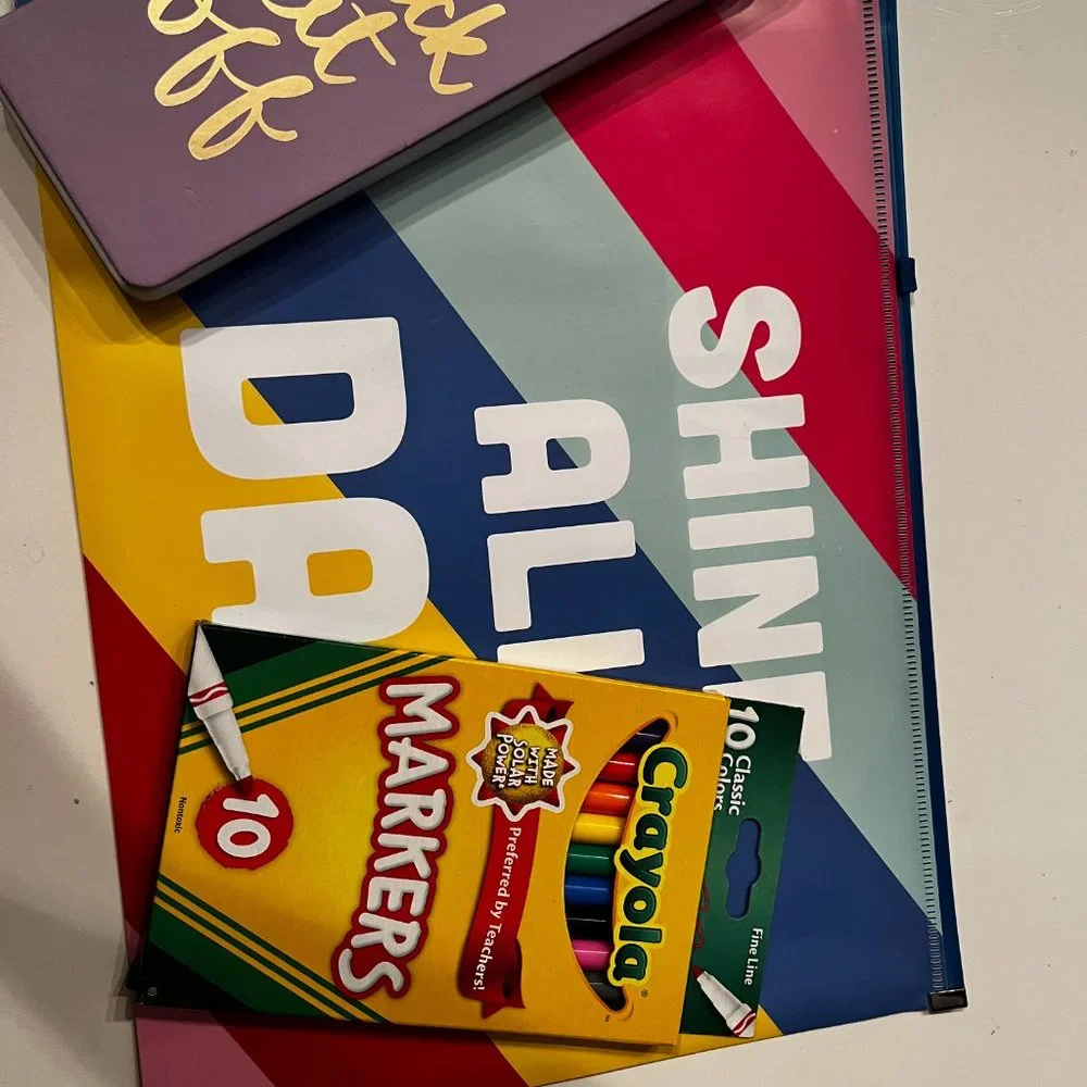 Notepad, Crayola‎ Markers & Letter-Size Poly Bag (new)